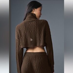 Alo SET Cable Knit Cropped Winter Bliss Turtleneck Long Sleeve & Pants Espresso